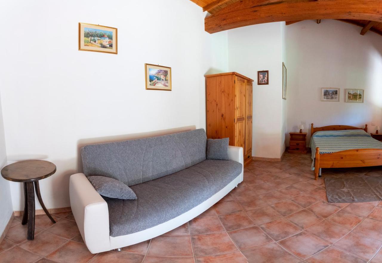 Bed and Breakfast Is Cuccus Masainas Екстер'єр фото