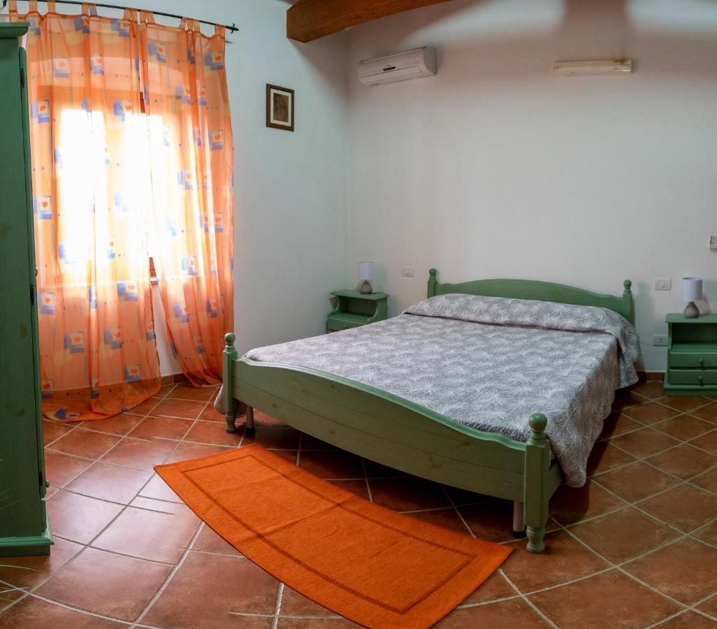Bed and Breakfast Is Cuccus Masainas Екстер'єр фото
