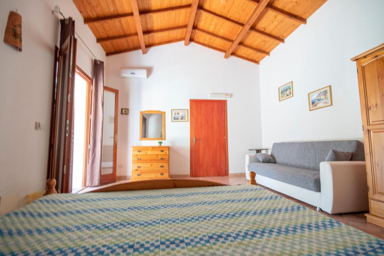 Bed and Breakfast Is Cuccus Masainas Екстер'єр фото