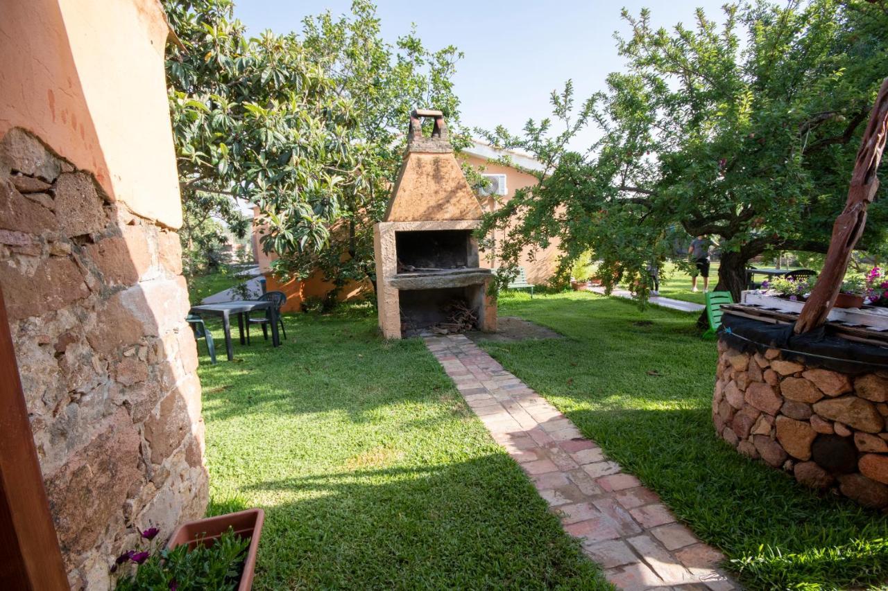 Bed and Breakfast Is Cuccus Masainas Екстер'єр фото