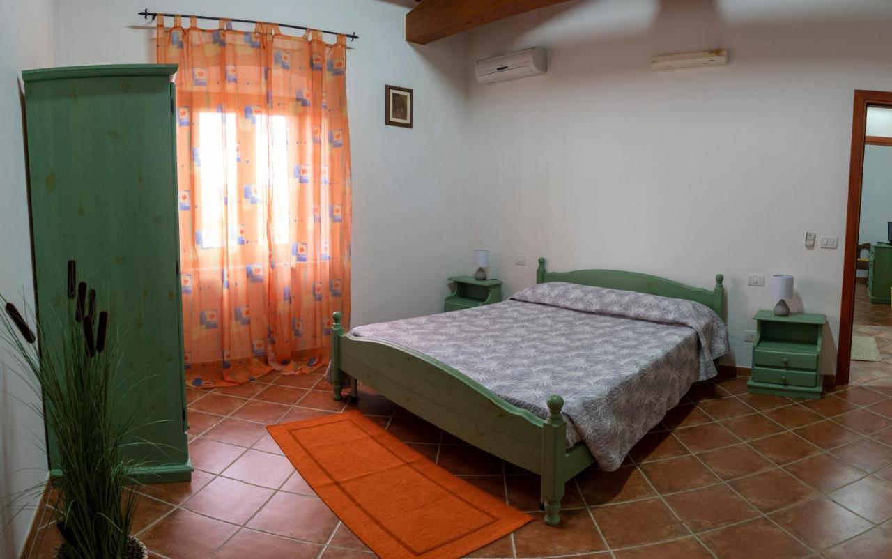 Bed and Breakfast Is Cuccus Masainas Екстер'єр фото