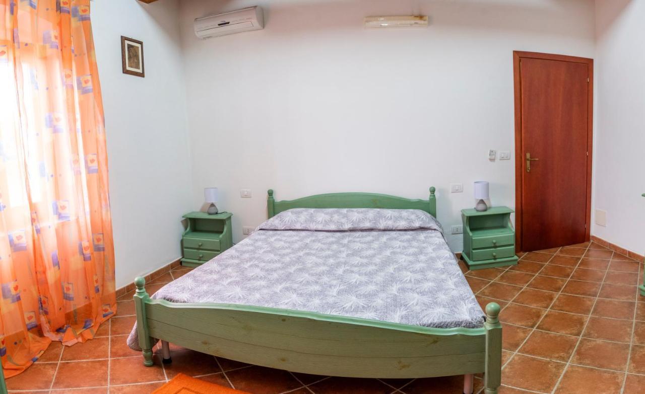 Bed and Breakfast Is Cuccus Masainas Екстер'єр фото