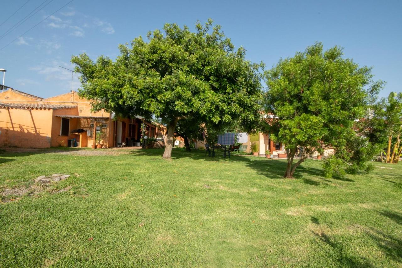 Bed and Breakfast Is Cuccus Masainas Екстер'єр фото