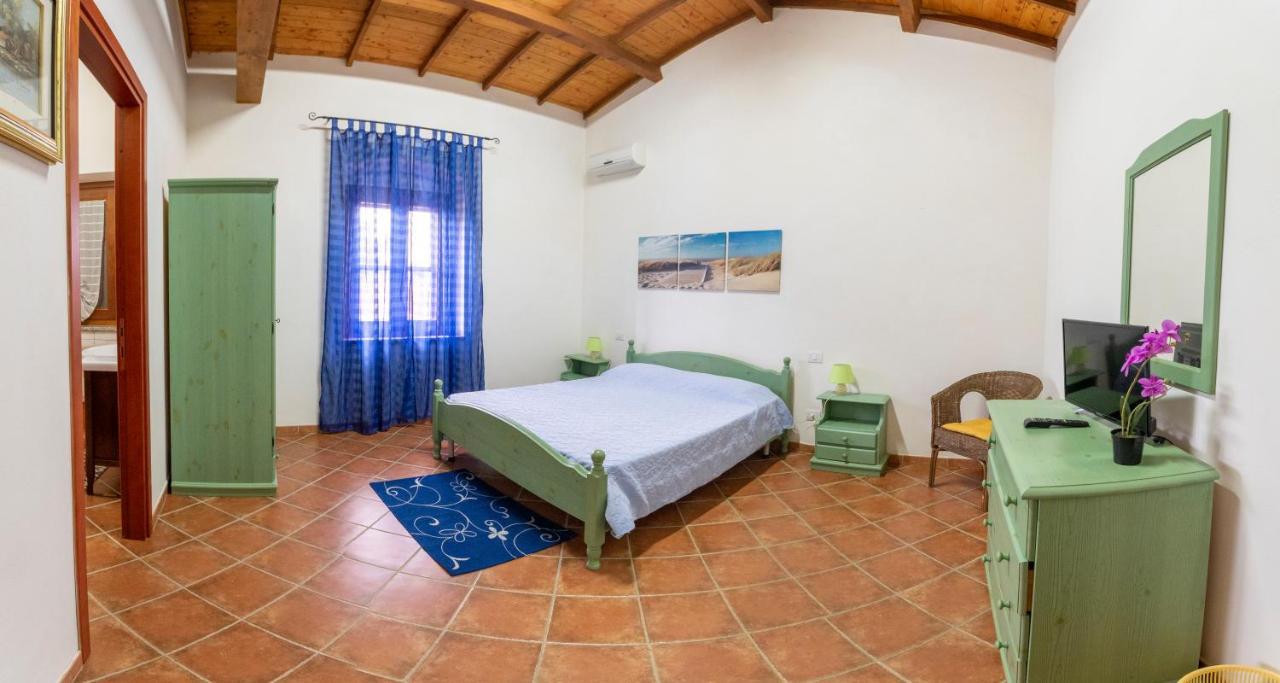 Bed and Breakfast Is Cuccus Masainas Екстер'єр фото
