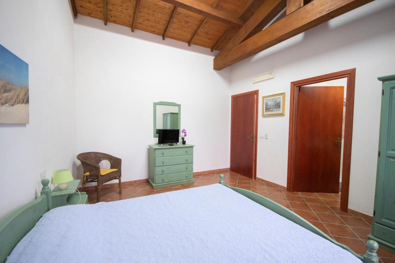 Bed and Breakfast Is Cuccus Masainas Екстер'єр фото