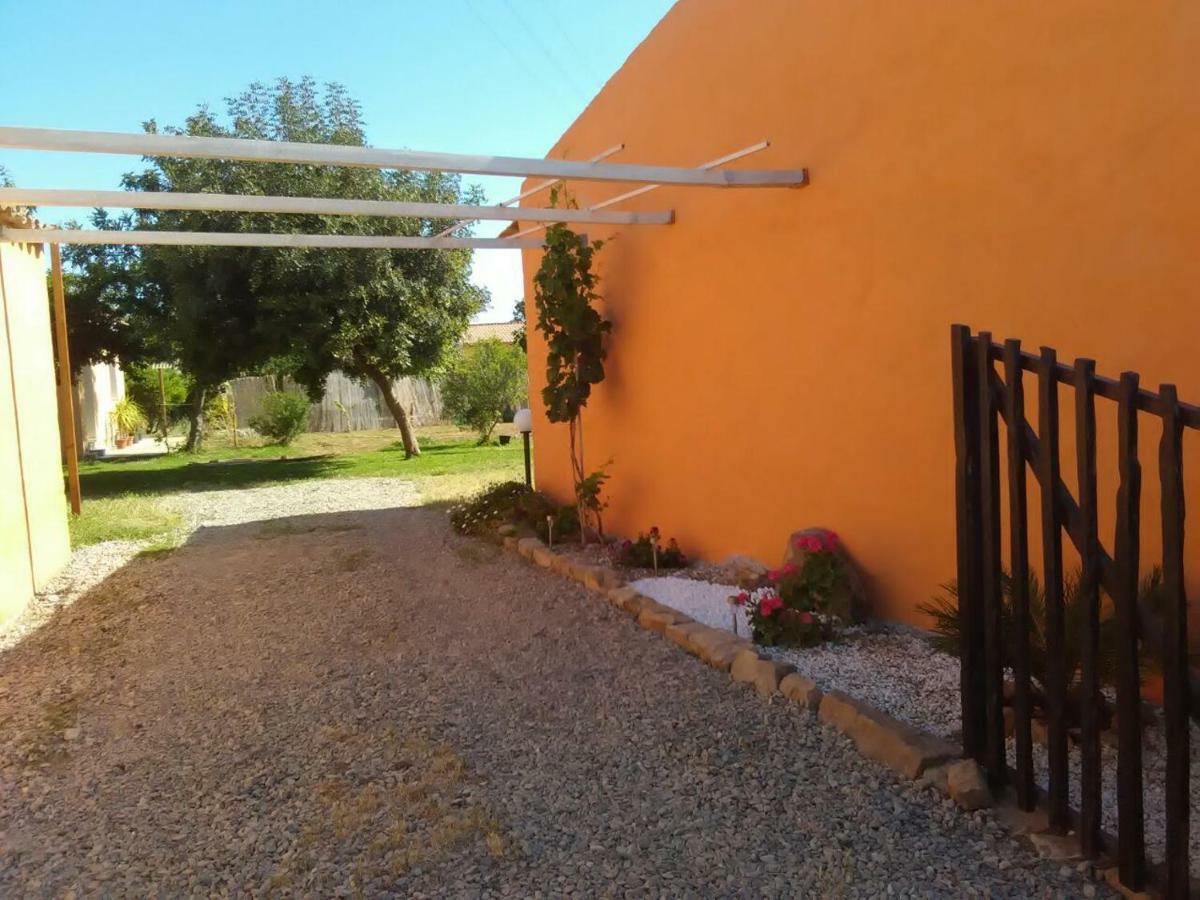 Bed and Breakfast Is Cuccus Masainas Екстер'єр фото